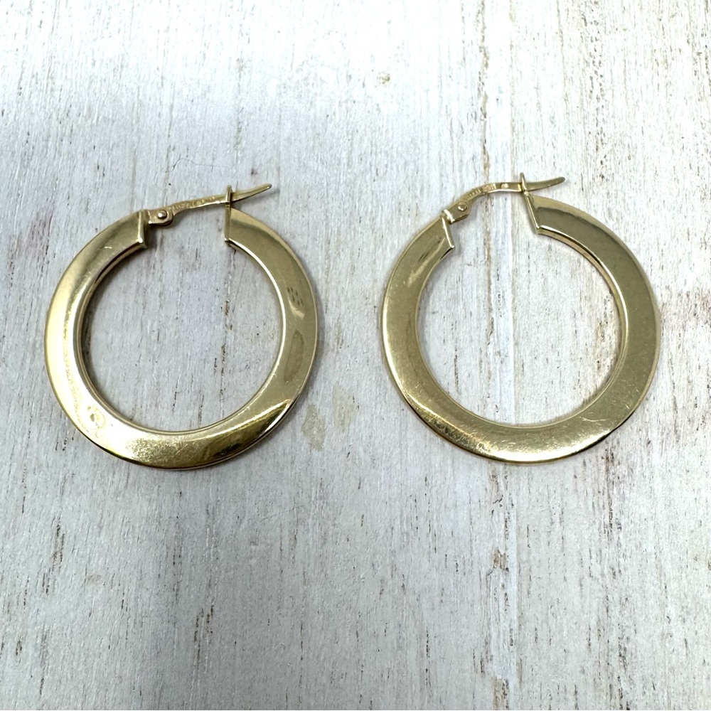 Solid 14K yellow gold flat hoop earrings, made in Italy - Picture 5 of 11